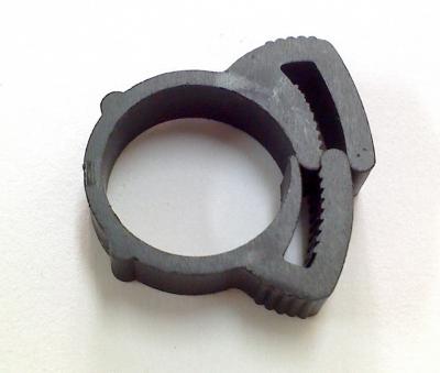 綠牆 PE管 管夾